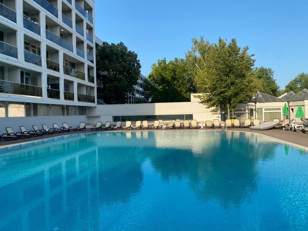 Hotel Agora Нептун Екстериор снимка